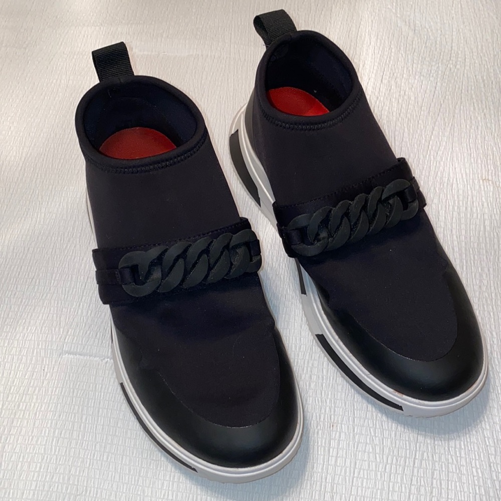 Fitflop Heda Chain slip on sneakers size 9